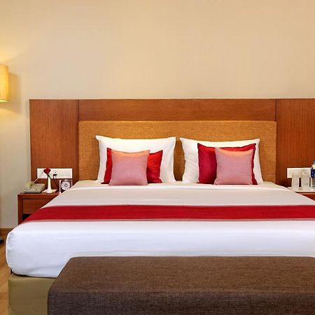 Hotel Park Residency Adoor Adur Exterior foto