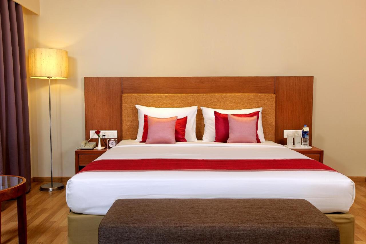 Hotel Park Residency Adoor Adur Exterior foto