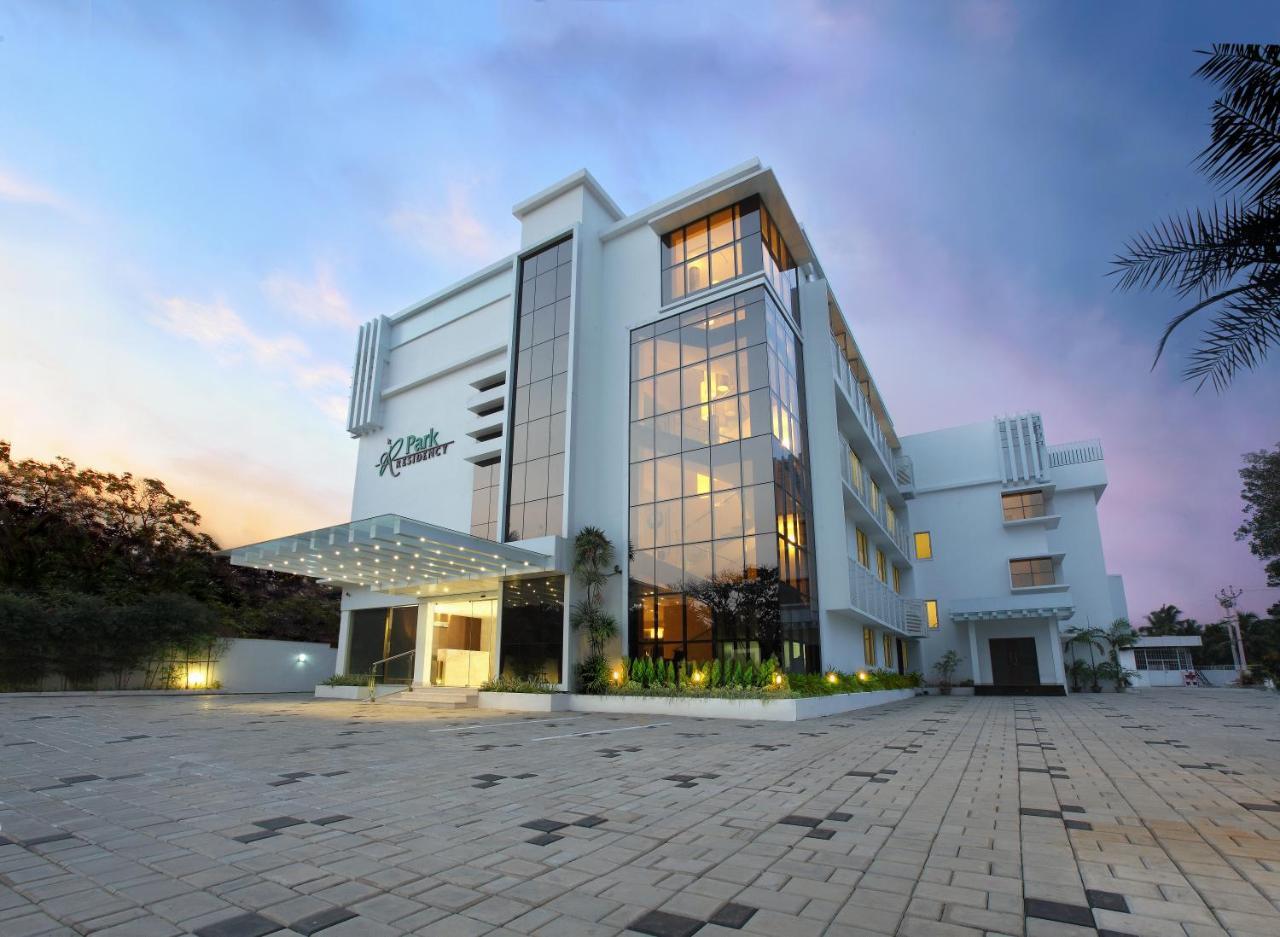 Hotel Park Residency Adoor Adur Exterior foto
